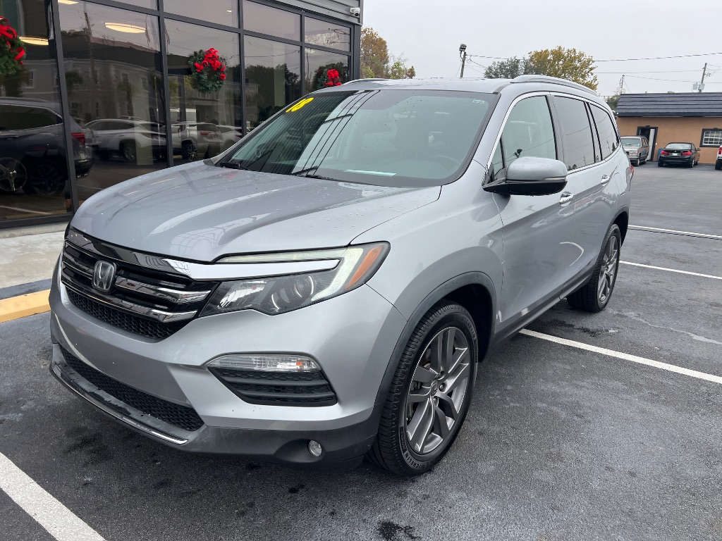 2018 Honda Pilot Elite's photo