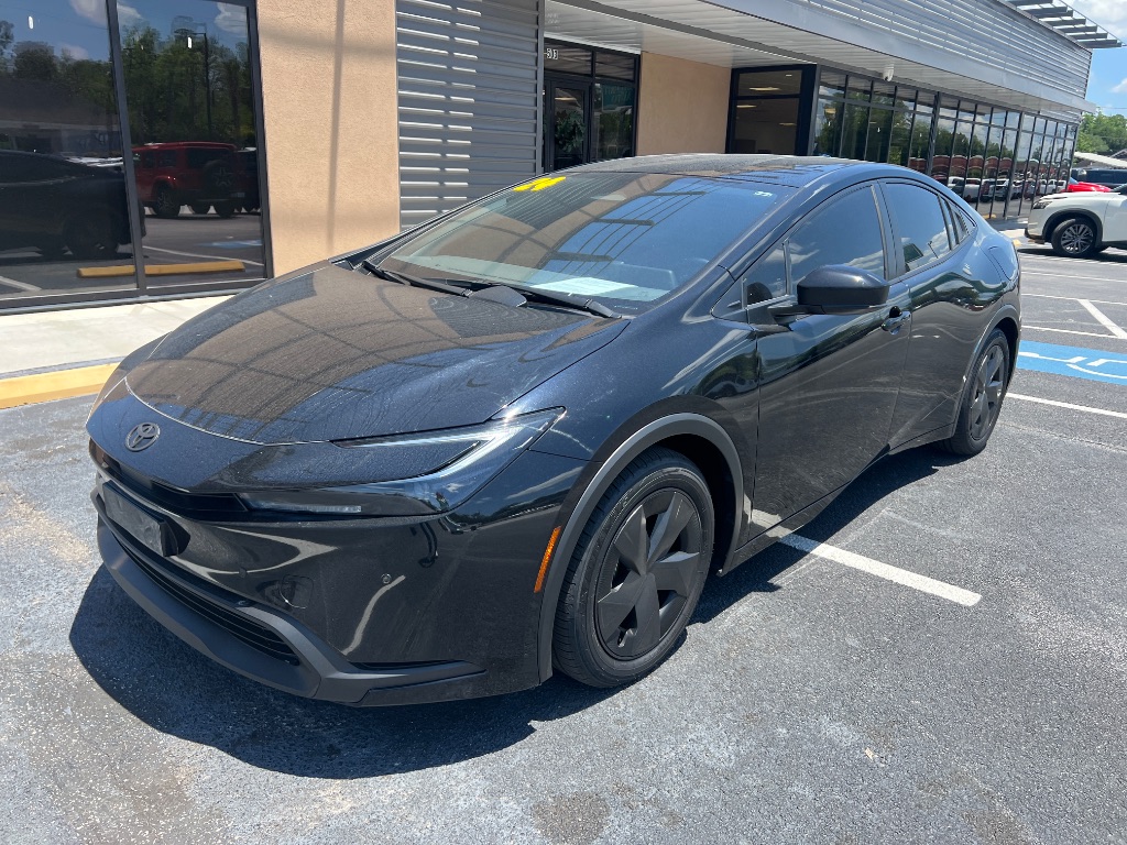 2024 Toyota Prius LE FWD's photo