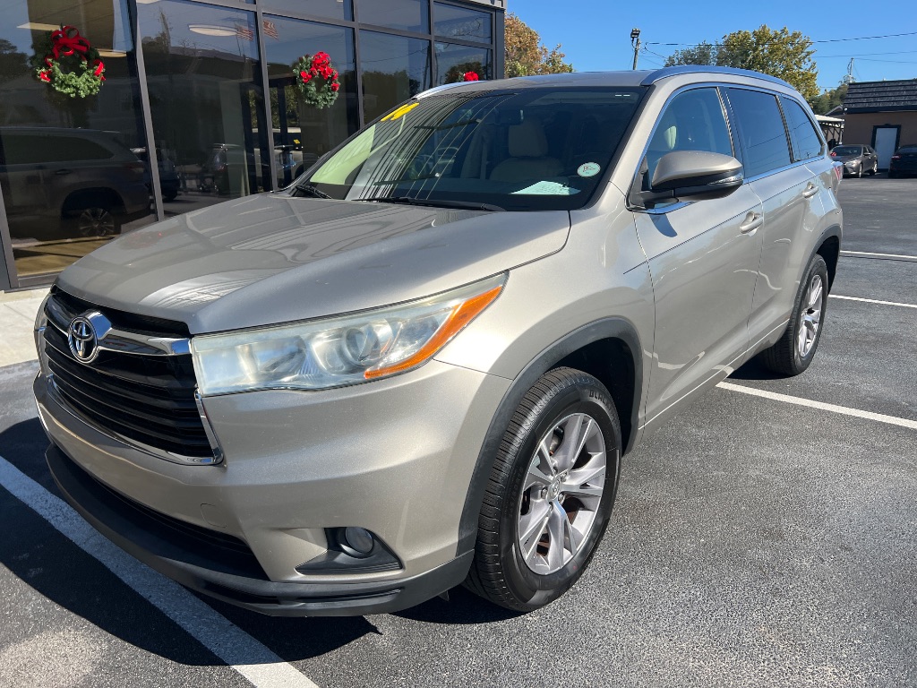 2014 Toyota Highlander XLE's photo