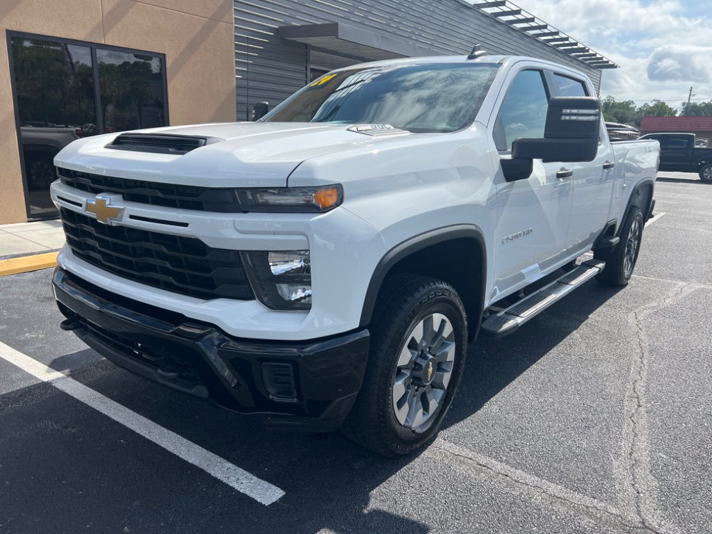 2024 Chevrolet Silverado 2500HD Custom's photo