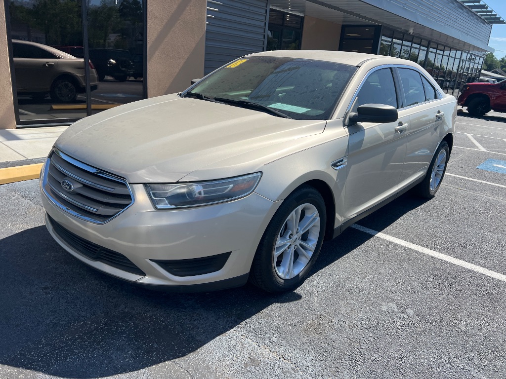 2018 Ford Taurus SE FWD's photo