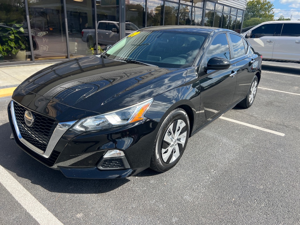 2019 Nissan Altima S's photo