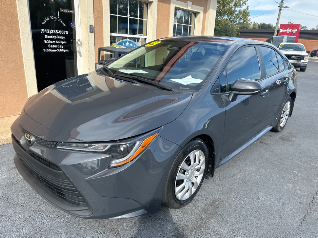 2023 Toyota Corolla LE's photo