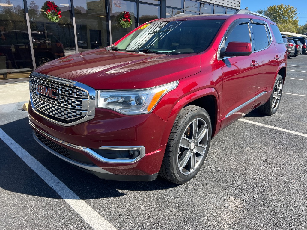 2018 GMC Acadia Denali's photo