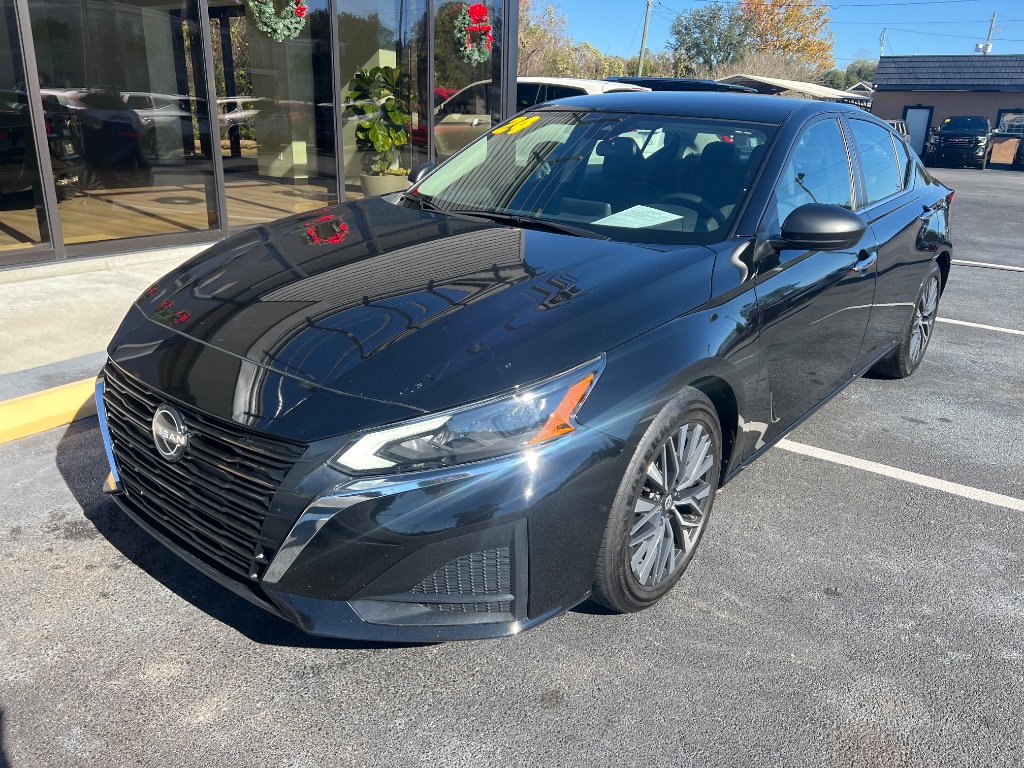 2024 Nissan Altima SV's photo