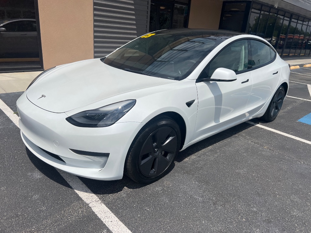 2023 Tesla Model 3 -'s photo