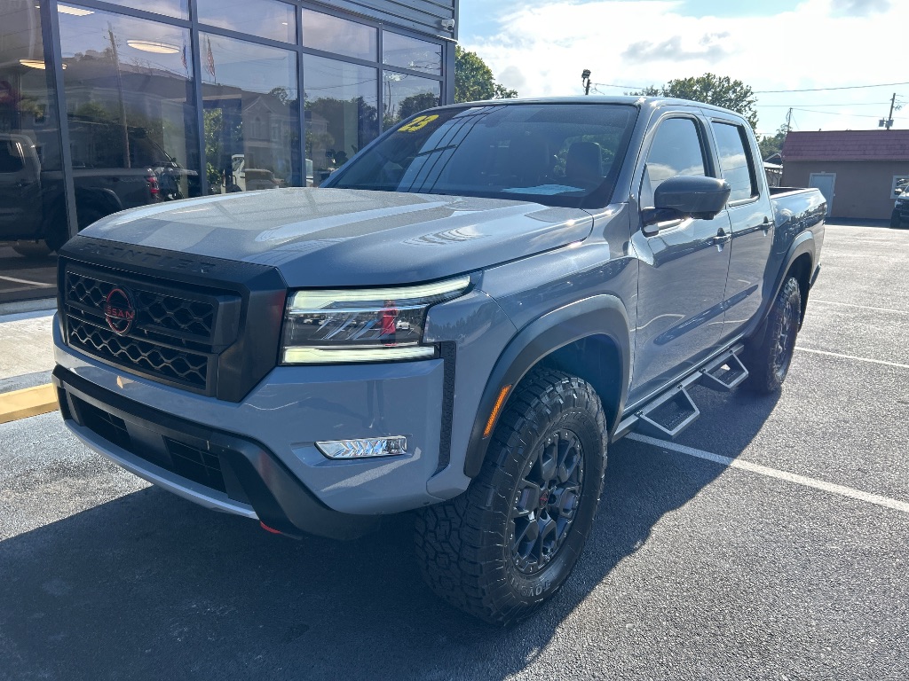 2023 Nissan Frontier PRO-4X's photo