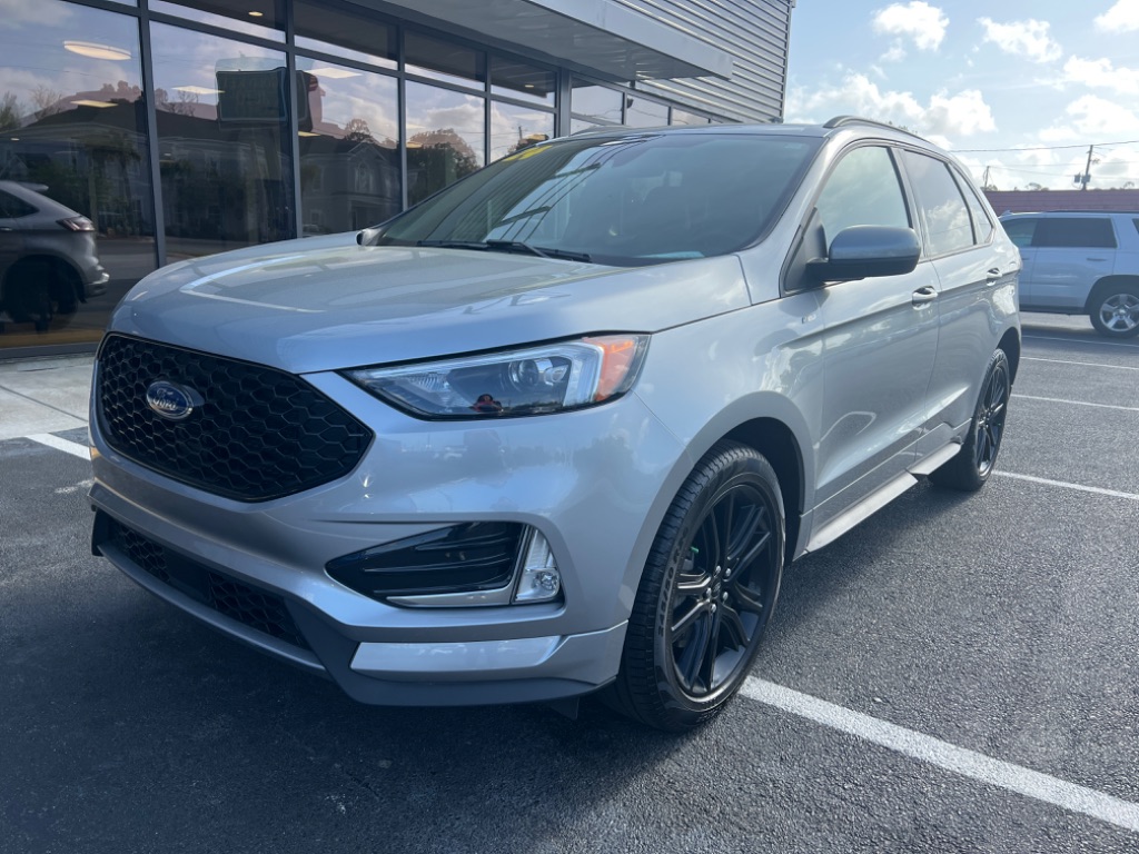 2024 Ford Edge ST-Line's photo