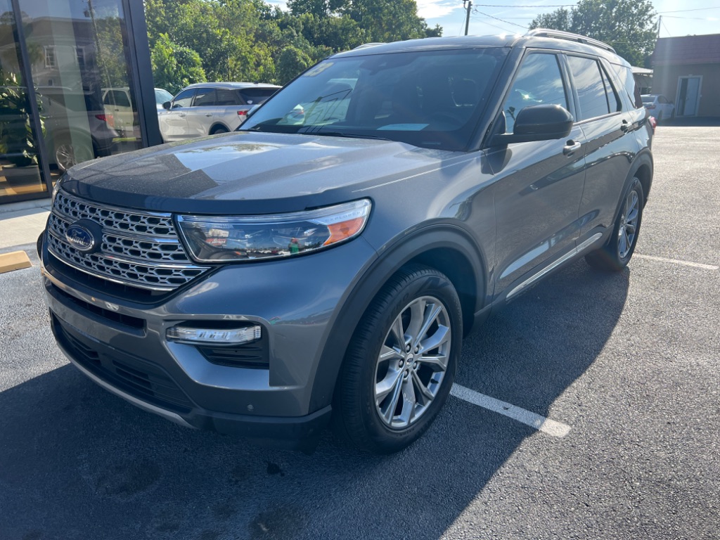 2023 Ford Explorer Limited's photo