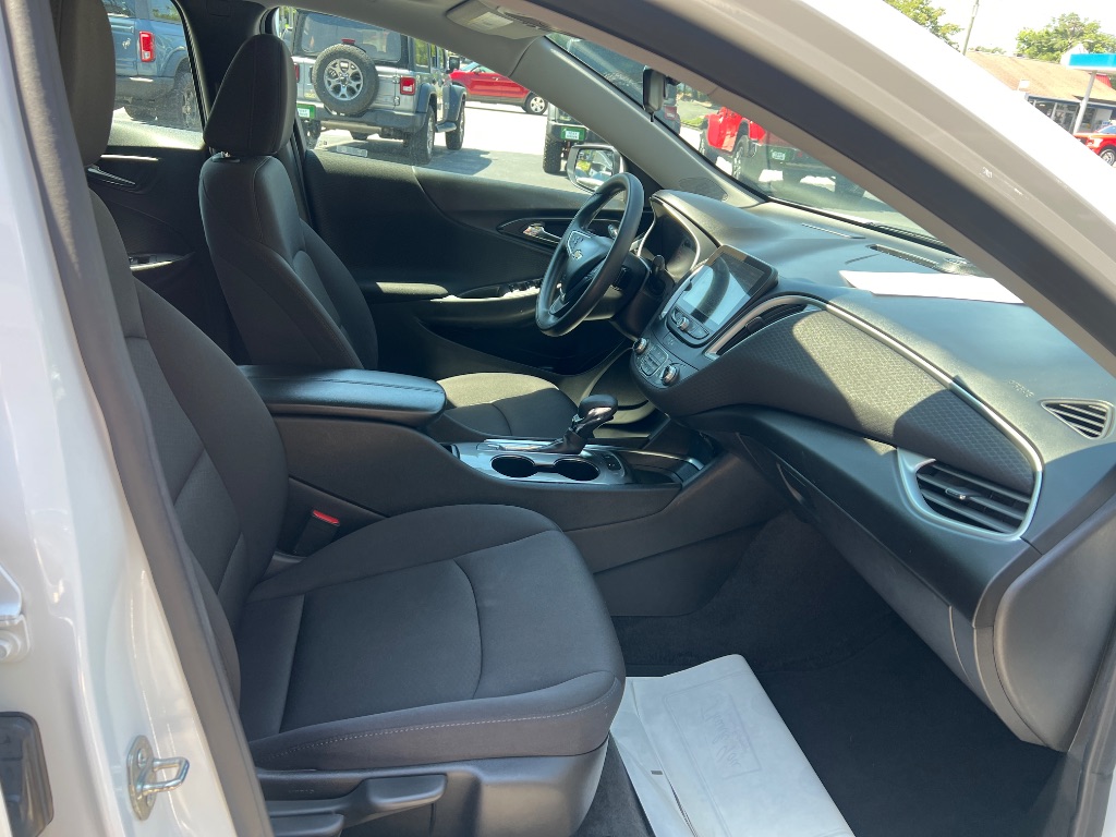 2024 Chevrolet Malibu 1LT - Photo 16